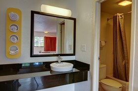 Days Inn by Wyndham Kansas City Northeast