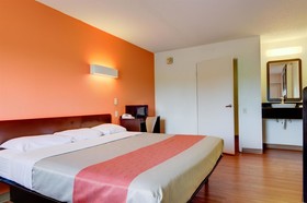 Days Inn by Wyndham Kansas City Northeast