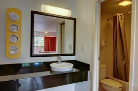 Days Inn by Wyndham Kansas City Northeast