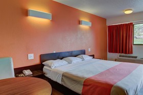 Days Inn by Wyndham Kansas City Northeast