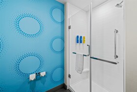 Tru by Hilton Kansas City Airport