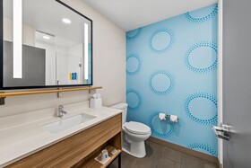 Tru by Hilton Kansas City Airport