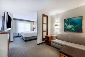 Wyndham Garden Kansas City Airport