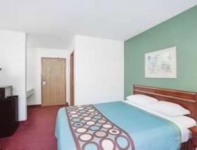 Super 8 by Wyndham Kennett