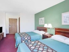 Super 8 by Wyndham Kennett