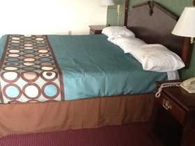 Super 8 by Wyndham Kennett