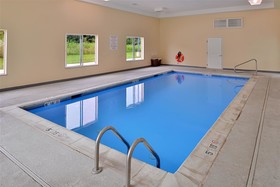 Baymont by Wyndham Kingdom City