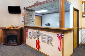 Amerihost inn & Suites - Kingdom City