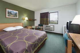 Amerihost inn & Suites - Kingdom City