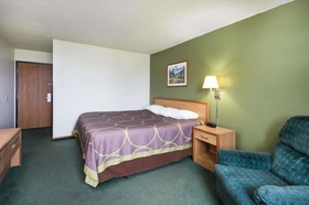 Amerihost inn & Suites - Kingdom City
