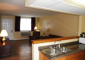OYO Hotel Lebanon MO I-44