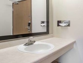 Super 8 by Wyndham Lebanon