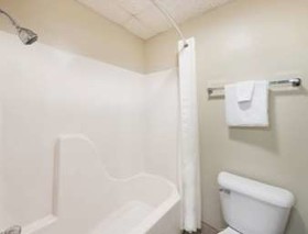 Super 8 by Wyndham Lebanon