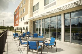 Holiday Inn Express & Suites Lee's Summit - Kansas City