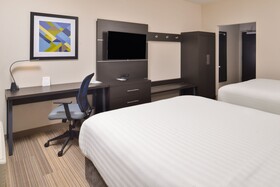 Holiday Inn Express & Suites Lee's Summit - Kansas City