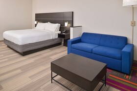Holiday Inn Express & Suites Lee's Summit - Kansas City