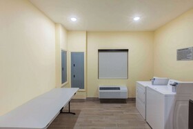 Days Inn by Wyndham Baton Rouge Airport