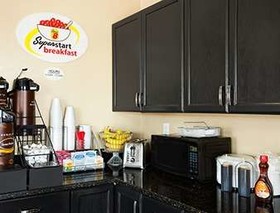 Super 8 by Wyndham Macon