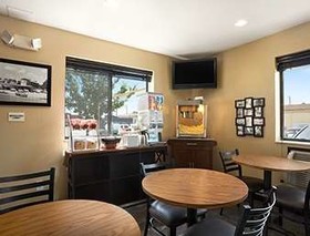 Super 8 by Wyndham Macon