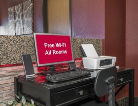 Bearcat Inn And Suites