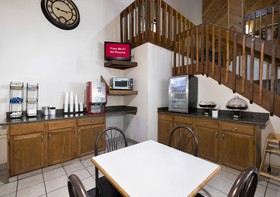 Bearcat Inn And Suites