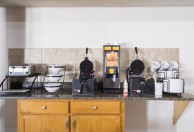 Bearcat Inn And Suites
