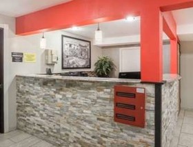 Super 8 by Wyndham Moberly MO