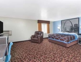 Super 8 by Wyndham Moberly MO