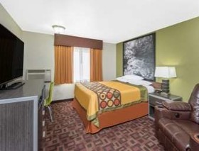 Super 8 by Wyndham Moberly MO