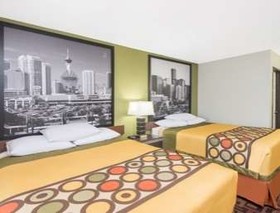 Super 8 by Wyndham Moberly MO