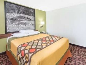 Super 8 by Wyndham Moberly MO