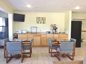 Highland Inn & Suites