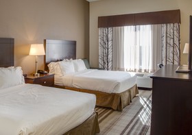 Holiday Inn Express & Suites Nevada