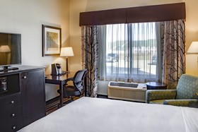 Holiday Inn Express & Suites Nevada
