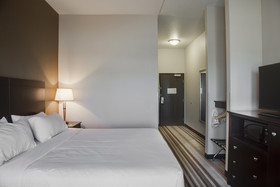 Holiday Inn Express & Suites Nevada