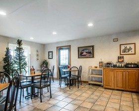 Schmidt’s Creek Hotel