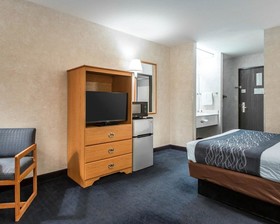 Schmidt’s Creek Hotel