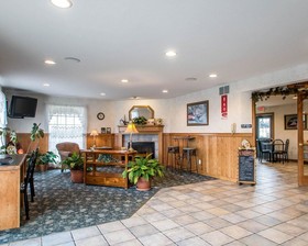 Schmidt’s Creek Hotel