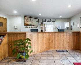 Schmidt’s Creek Hotel