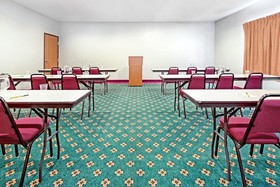 Super 8 by Wyndham Pevely