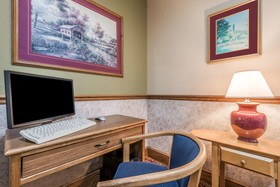 Super 8 by Wyndham Platte City/KCI Airport North