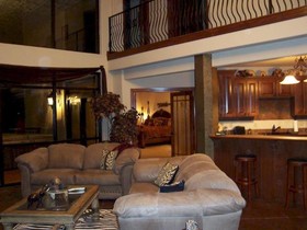 D'Monaco Luxury Resort & Restaurant