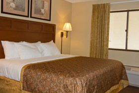 Greenlight Inn & Suites