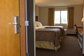 Greenlight Inn & Suites