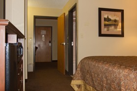 Greenlight Inn & Suites