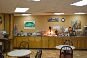 Greenlight Inn & Suites