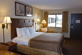 Greenlight Inn & Suites