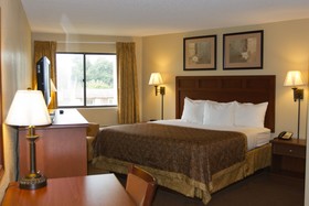 Greenlight Inn & Suites