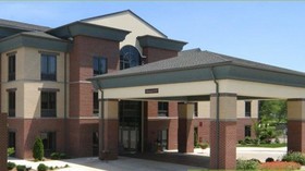 Crossroads Inn & Suites