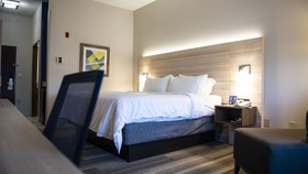 Holiday Inn Express Hotel & Suites Sedalia